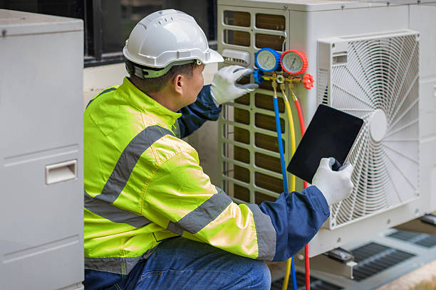 Professional Ac Installation technician working in Berthoud, CO
